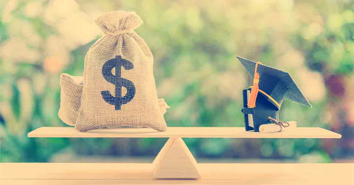How to Balance School While Starting a Business: 5 Solid Tips