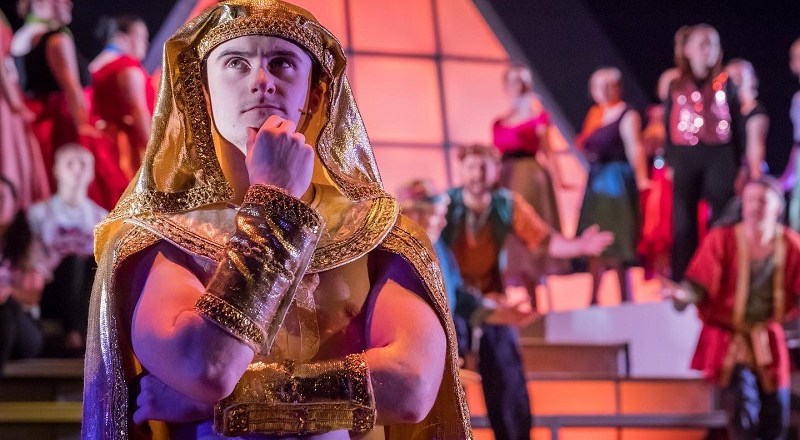 Joseph and the Amazing Technicolor Dreamcoat – Theatr Clwyd