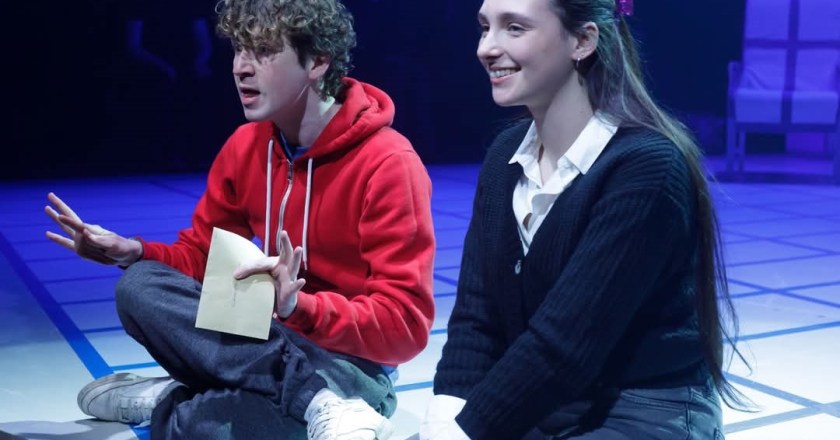 The Curious Incident of the Dog in the Night-time – Altrincham Garrick Playhouse